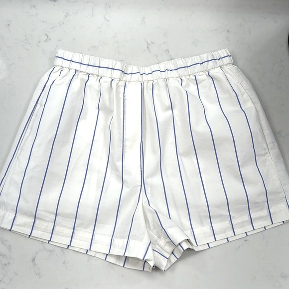 Wilfred Pants - Wilfred free pull on 100% cotton shorts with pockets cream with blue stripe